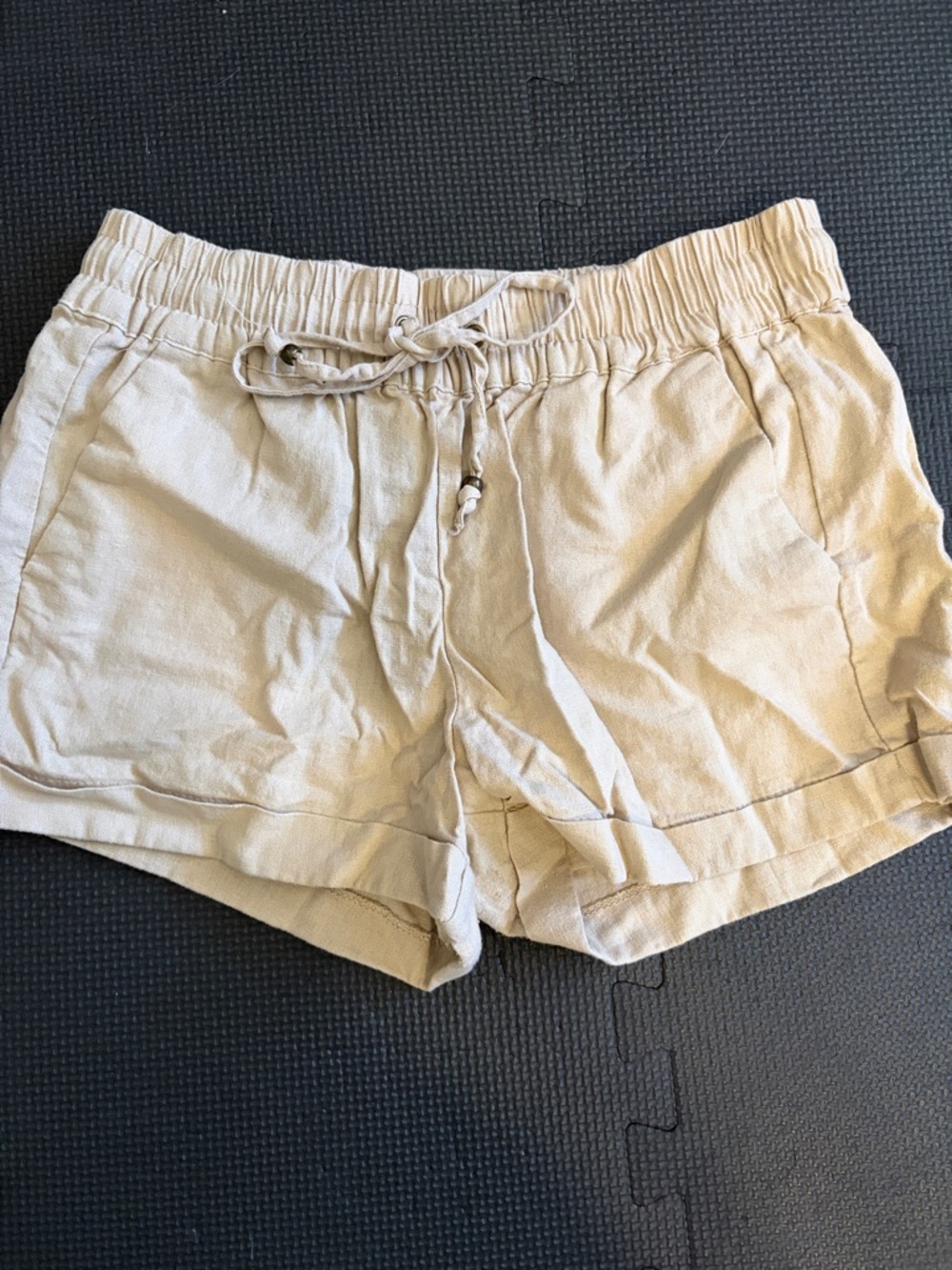 Love Tree Drawstring Linen-Blend Women’s Shorts in Light Beige